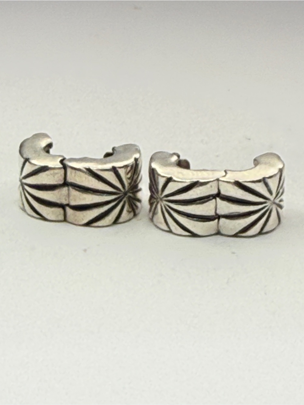 Retired Pandora Sunburst Clip Charm Pair
SKU 790210